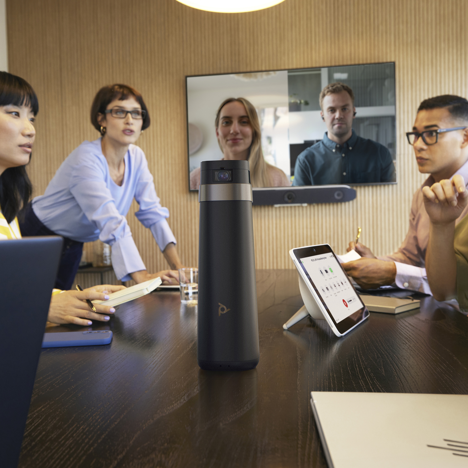 hppolystudioe360smartcompanioncamerablackmatteceramiclifestyle07482copy